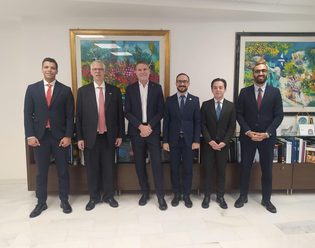 Da sinistra: Mohamed Wahba (vice capo ufficio commerciale Ambasciata Egiziana a Roma), Hassan Abdelhamid (direttore ufficio Milano Banque MISR), Carlo De Paoli (componente di giunta Camera di Commercio di Verona), Kerollos Anwar (segretario generale Camera di Commercio Italiana per l'Egitto), Motaz A. Mansour (manager World Bank Group Portfolio/Team Leader EBRD Cooperation Portfolio MoPEDIC), Ahmed Abdulmoniem (manager EBRD Cooperation Portfolio MoPEDIC)
